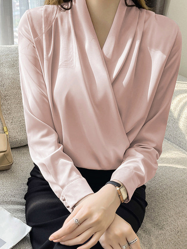 Classic Vintage Blouse with a Flattering Fit