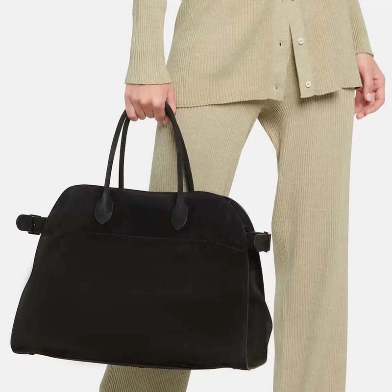 Polished Bag with an Effortless Classic Look