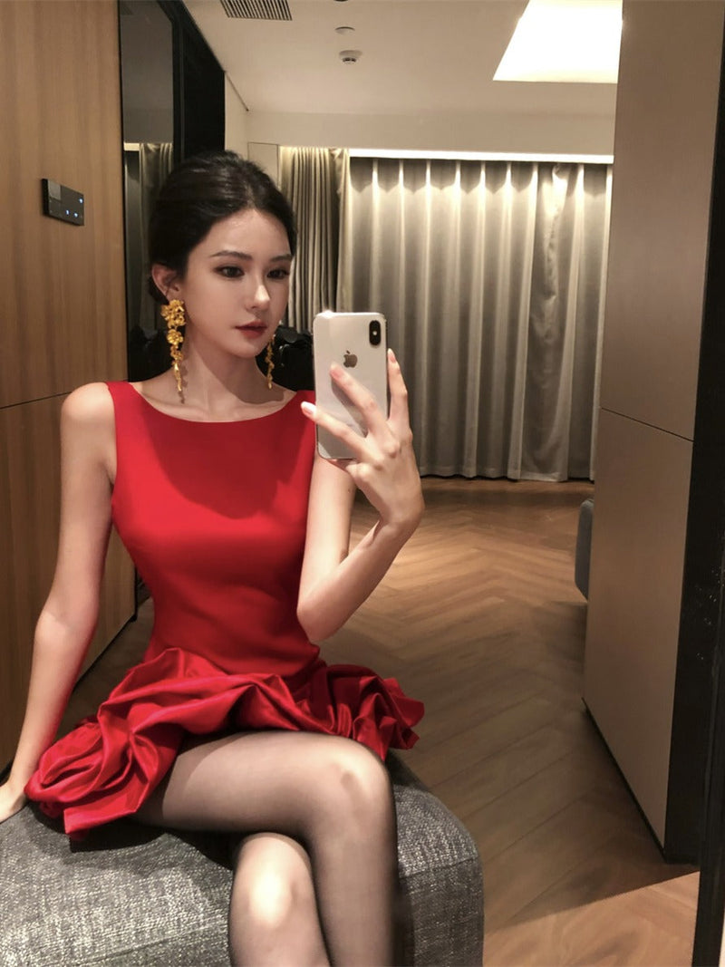 Gracefully Styled Dress for Any Occasion