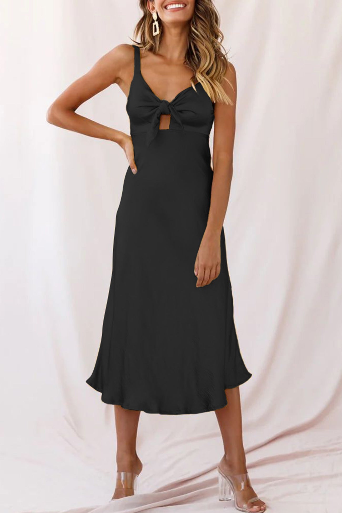 Well Tailored Dress with a Graceful Silhouette