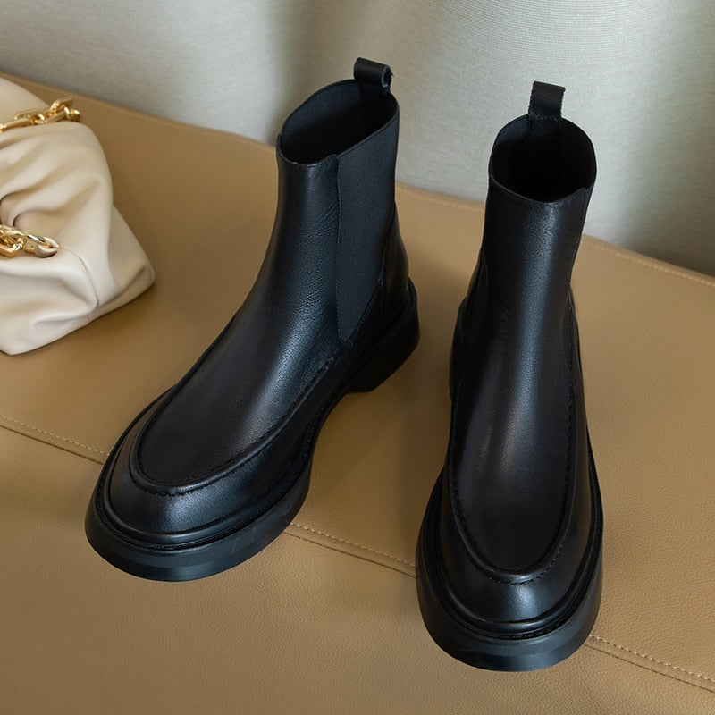 Elegantly Styled Boots for Everyday Wear