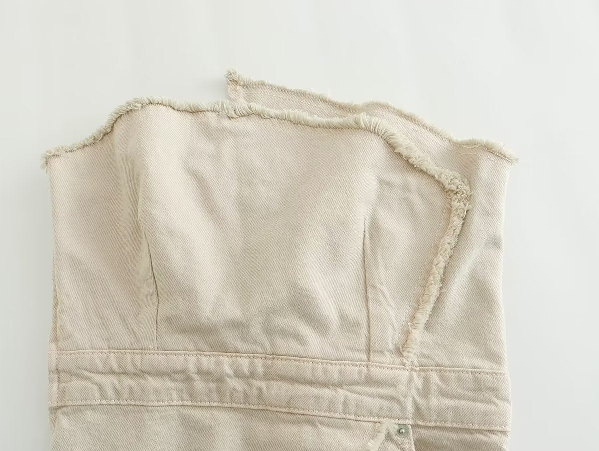 Sophisticated Garment with a Clean Classic Look