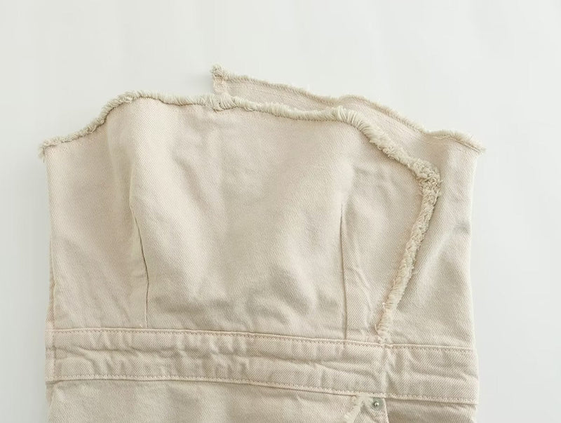 Sophisticated Garment with a Clean Classic Look