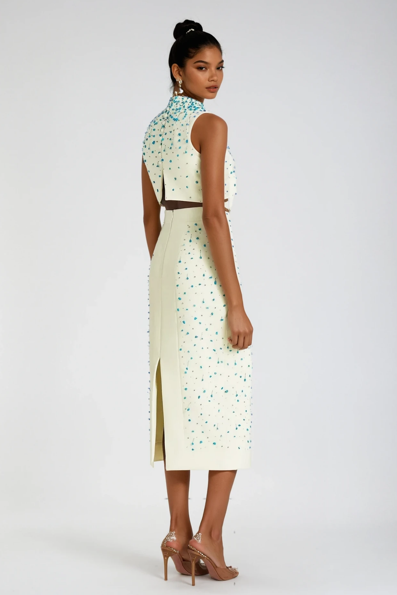 Sophisticated Garment with a Clean Classic Look