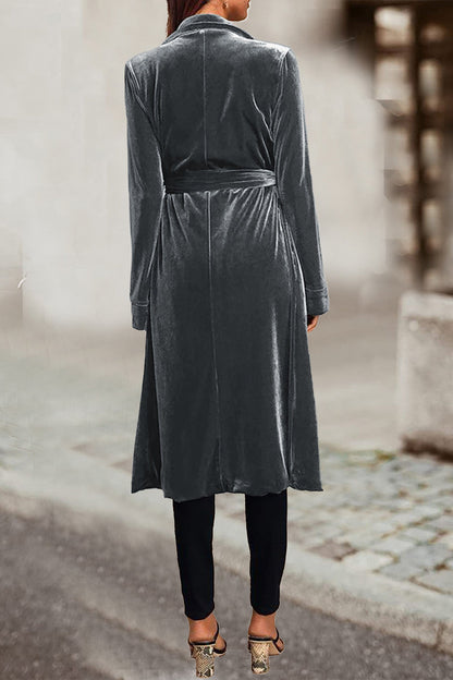 Effortlessly Elegant Garment with a Timeless Design