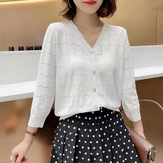 Effortlessly Elegant Cardigan with a Timeless Design