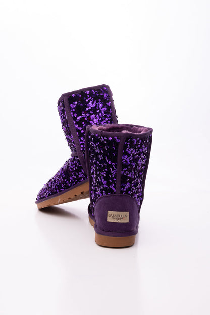Well Tailored Boots with a Graceful Silhouette