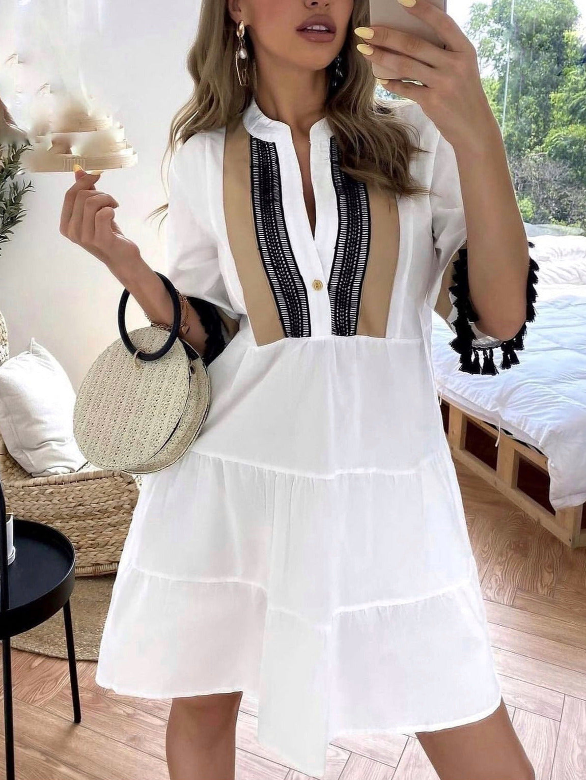 Effortlessly Elegant Dress with a Timeless Design