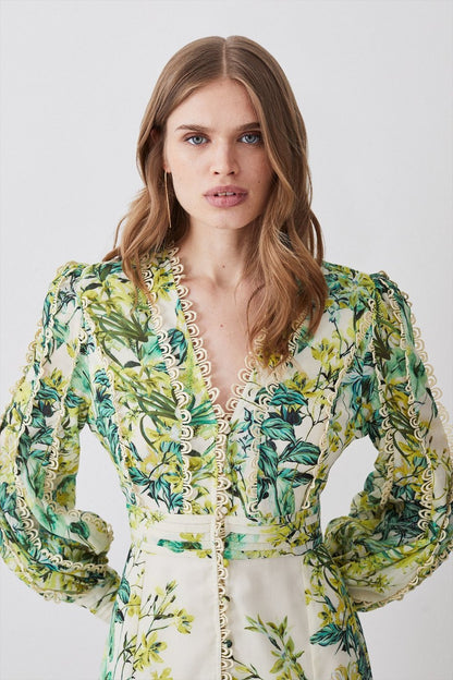 Polished Dress with an Effortless Classic Look