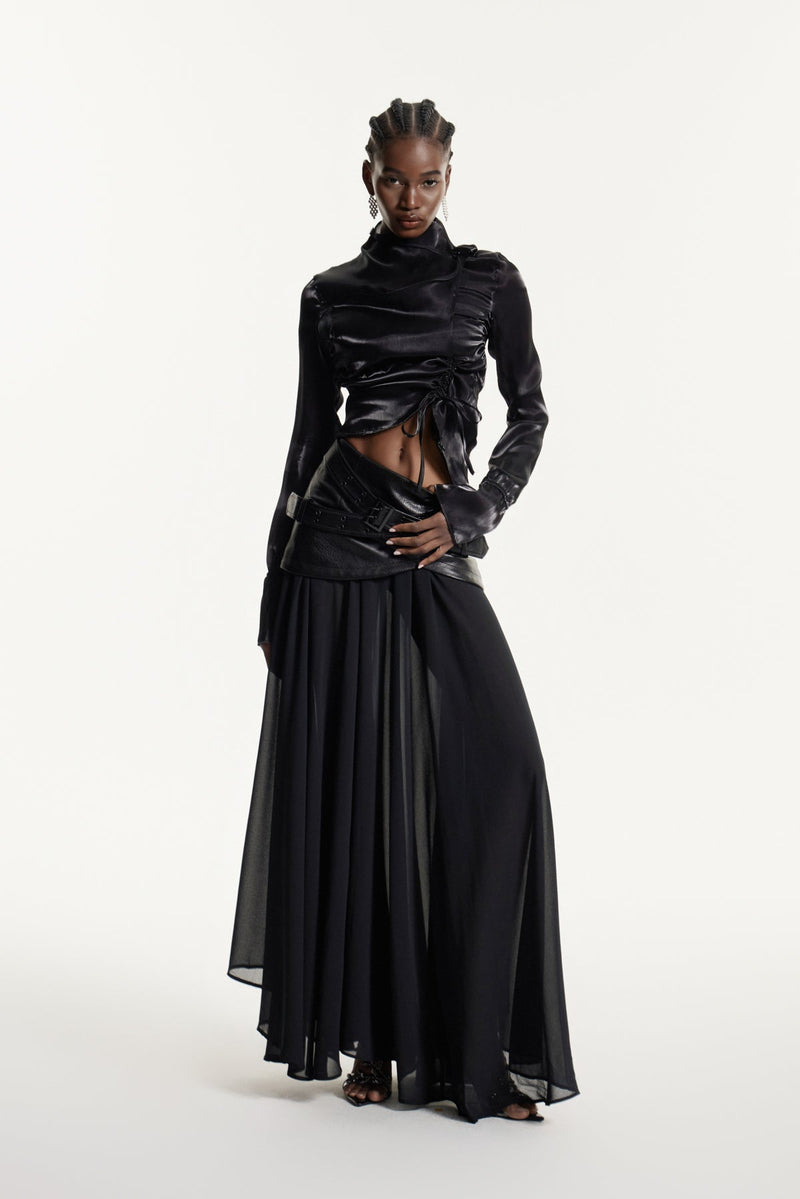 A Vintage Style Top with Delicate Timeless Details