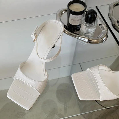 Beautifully Finished Heels in a Timeless Design