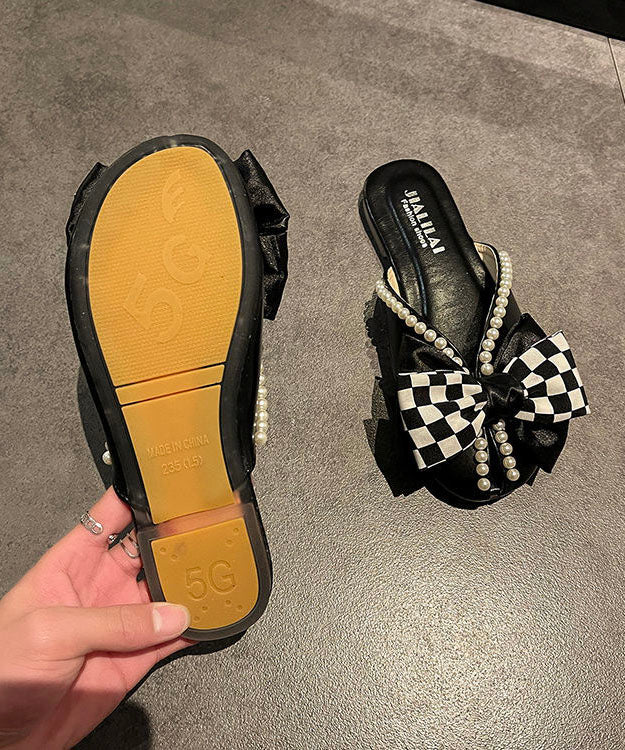 Well Tailored Sandals with a Graceful Silhouette