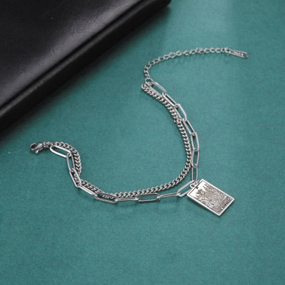 Sophisticated Garment with a Clean Classic Look