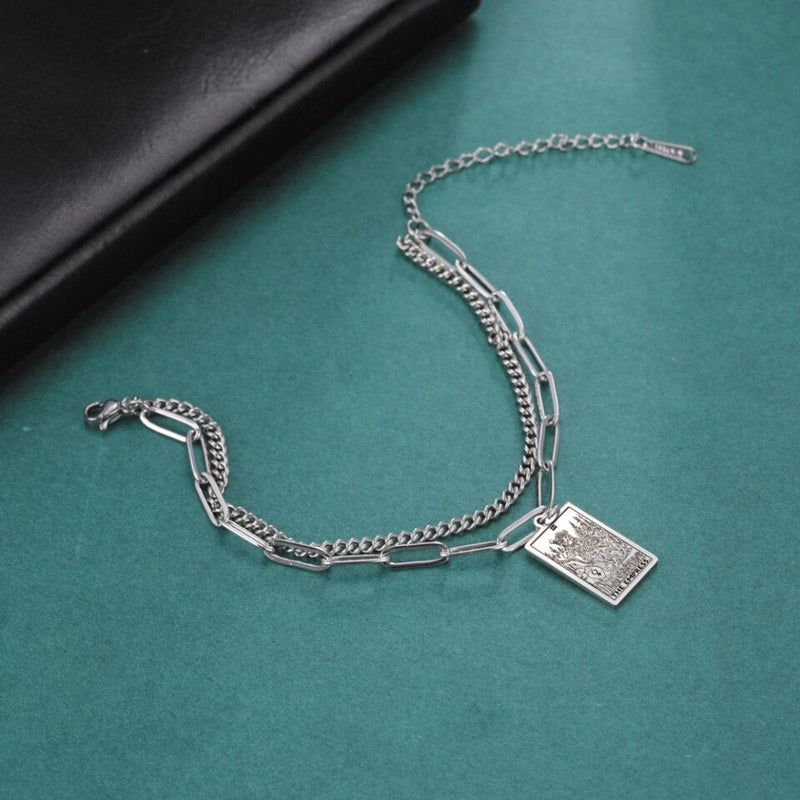 Sophisticated Garment with a Clean Classic Look