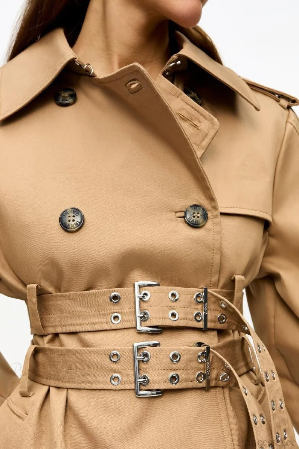 Elegantly Styled Coat for Everyday Wear