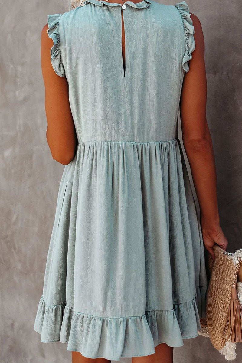 Effortlessly Elegant Dress with a Timeless Design