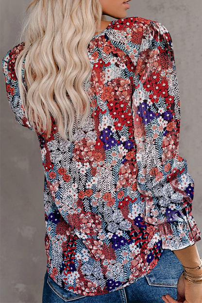Well Tailored Top with a Graceful Silhouette