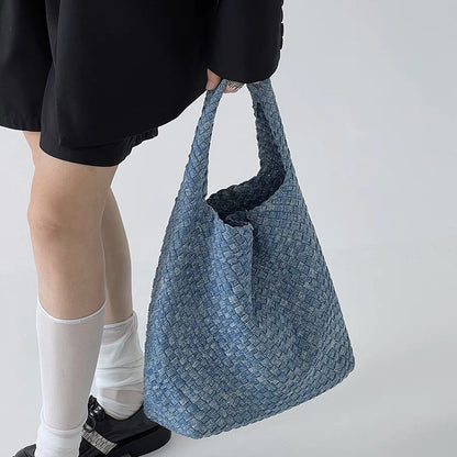 Effortlessly Elegant Bag with a Timeless Design