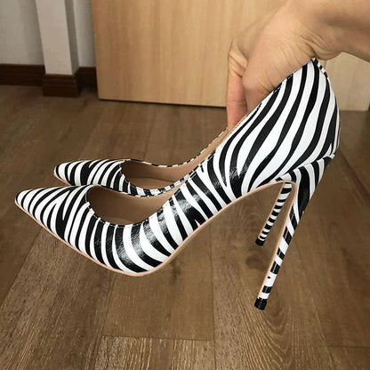 Effortlessly Elegant Heels with a Timeless Design
