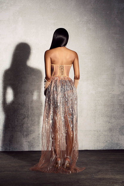 Well Tailored Dress with a Graceful Silhouette