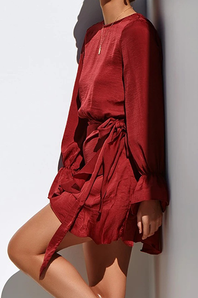 Beautifully Finished Dress in a Timeless Design