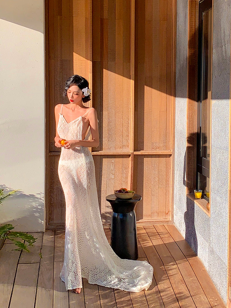 Beautifully Finished Dress in a Timeless Design