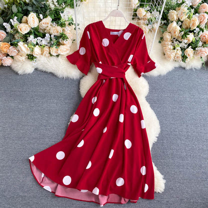 Classic Vintage Dress with a Flattering Fit