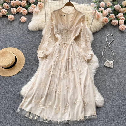Effortlessly Elegant Dress with a Timeless Design