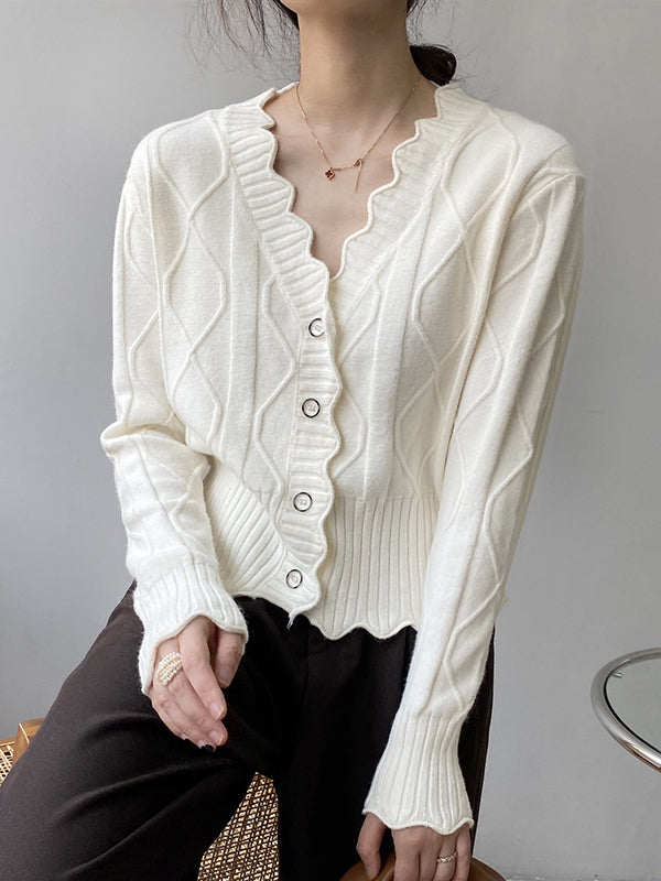 Well Tailored Cardigan with a Graceful Silhouette