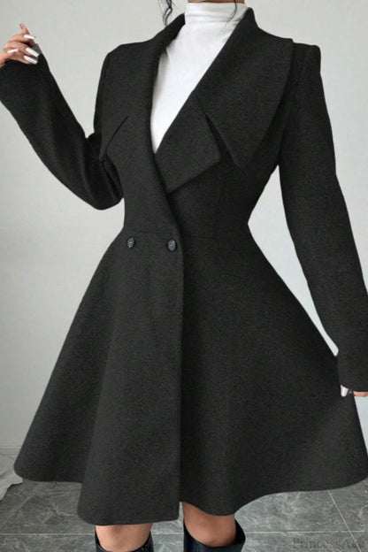 Elegantly Styled Coat for Everyday Wear