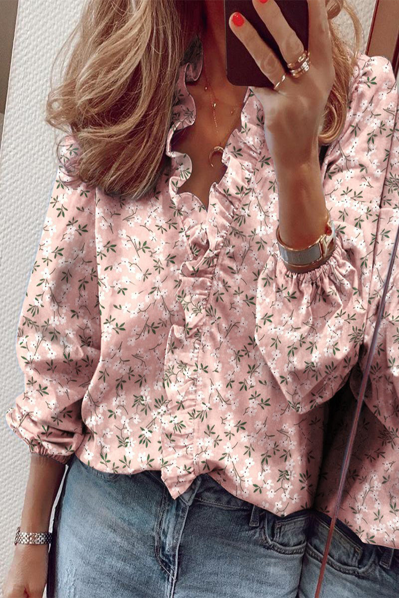 Classic Vintage Blouse with a Flattering Fit