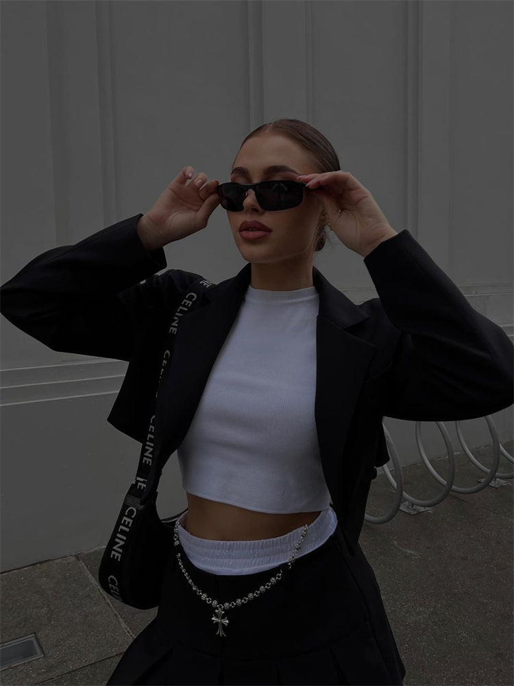 Effortlessly Elegant Jacket with a Timeless Design