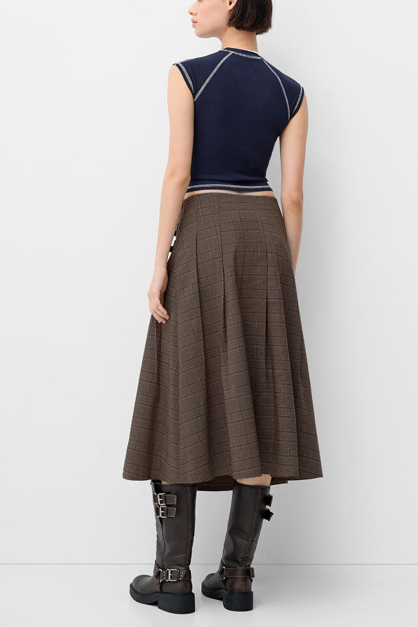 Beautifully Finished Garment in a Timeless Design