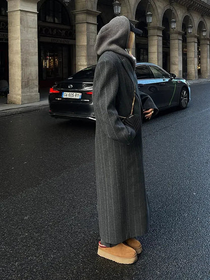 Effortlessly Elegant Coat with a Timeless Design