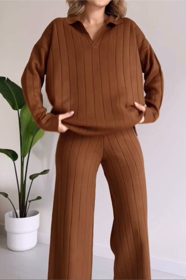 Classic Vintage Sweater with a Flattering Fit