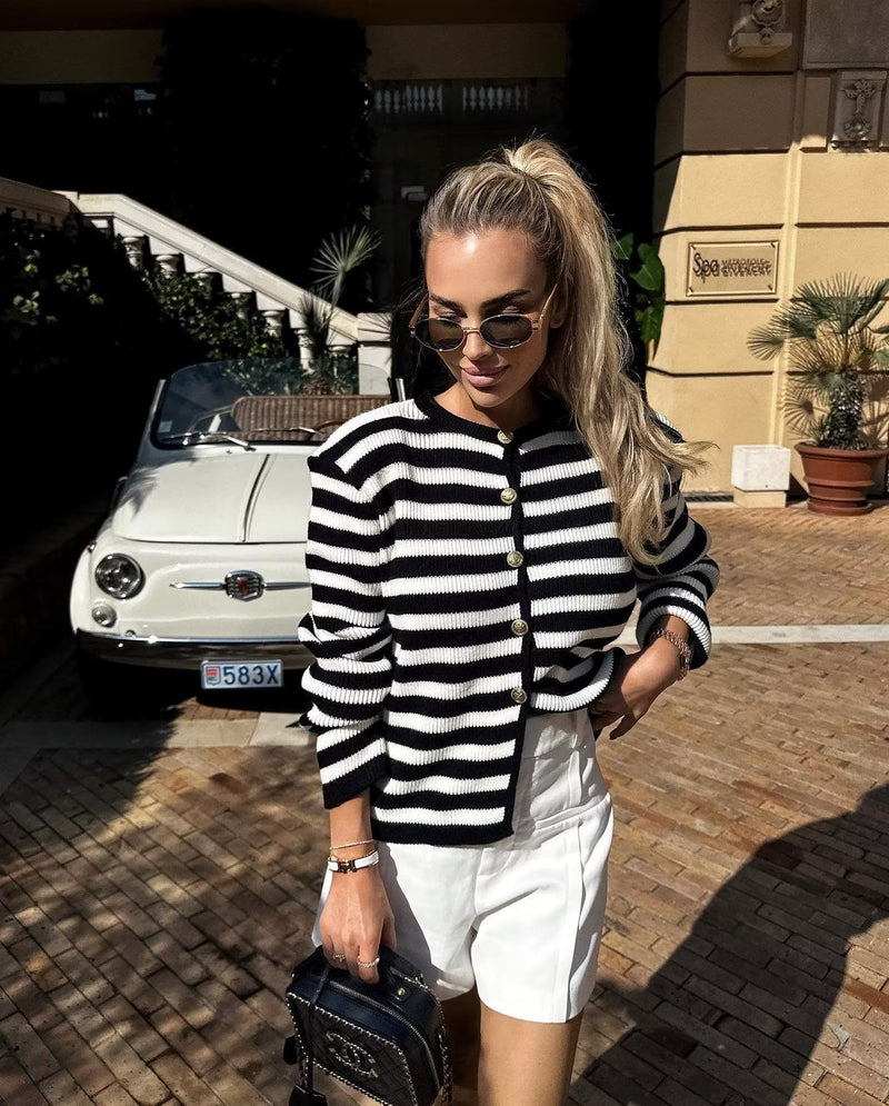 Elegantly Styled Cardigan for Everyday Wear