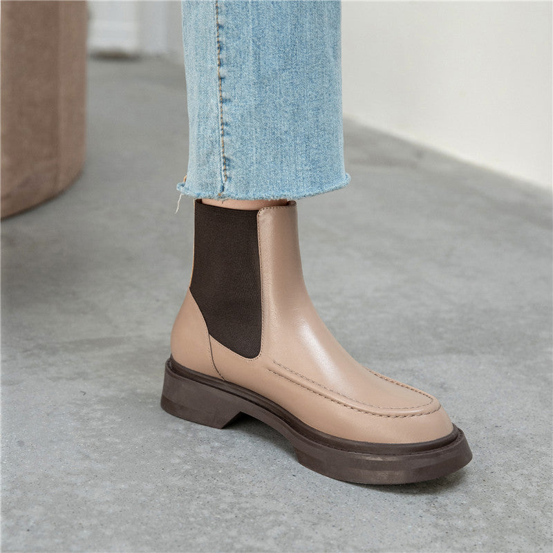 Elegantly Styled Boots for Everyday Wear