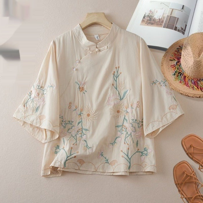 Effortlessly Elegant Blouse with a Timeless Design