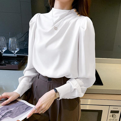 Beautifully Crafted Blouse in a Classic Style